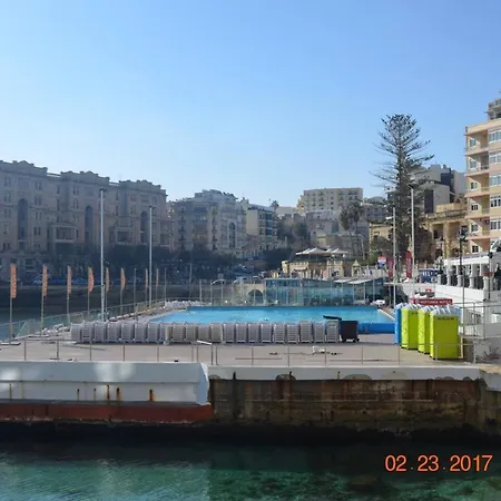 Cozy Near Tas-sliema Centre, Terrace