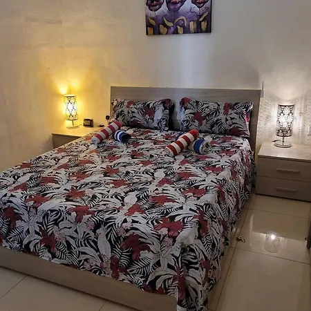 Cozy Near Tas-sliema Centre, Terrace * Σλιέμα