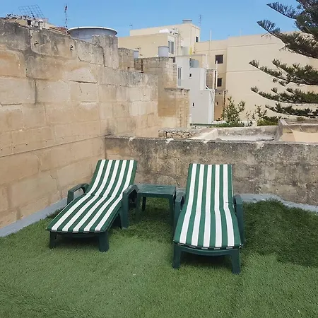 Cozy Near Tas-sliema Centre, Terrace Σπίτι διακοπών Σλιέμα