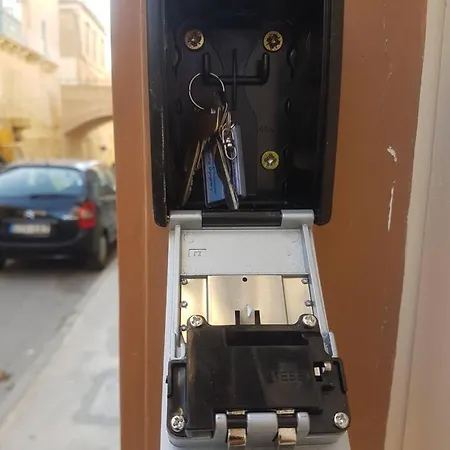 בית נופש Cozy Near Tas-sliema Centre, Terrace *