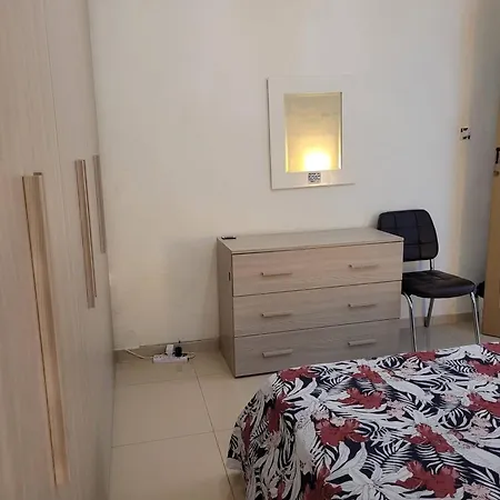 Cozy Near Tas-sliema Centre, Terrace *