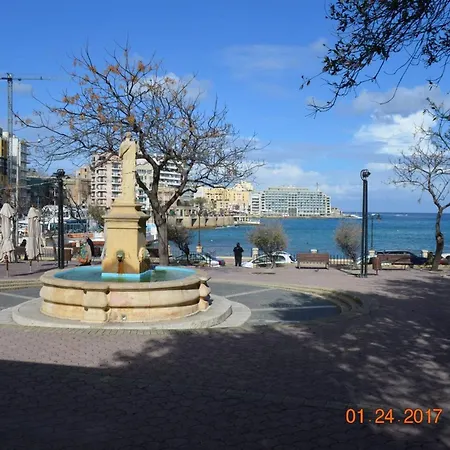 בית נופש Cozy Near Tas-sliema Centre, Terrace סליאמה