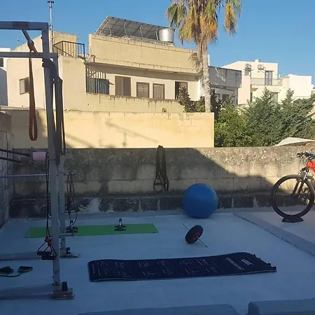 Cozy Near Tas-sliema Centre, Terrace בית נופש סליאמה