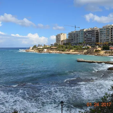 Cozy Near Tas-sliema Centre, Terrace